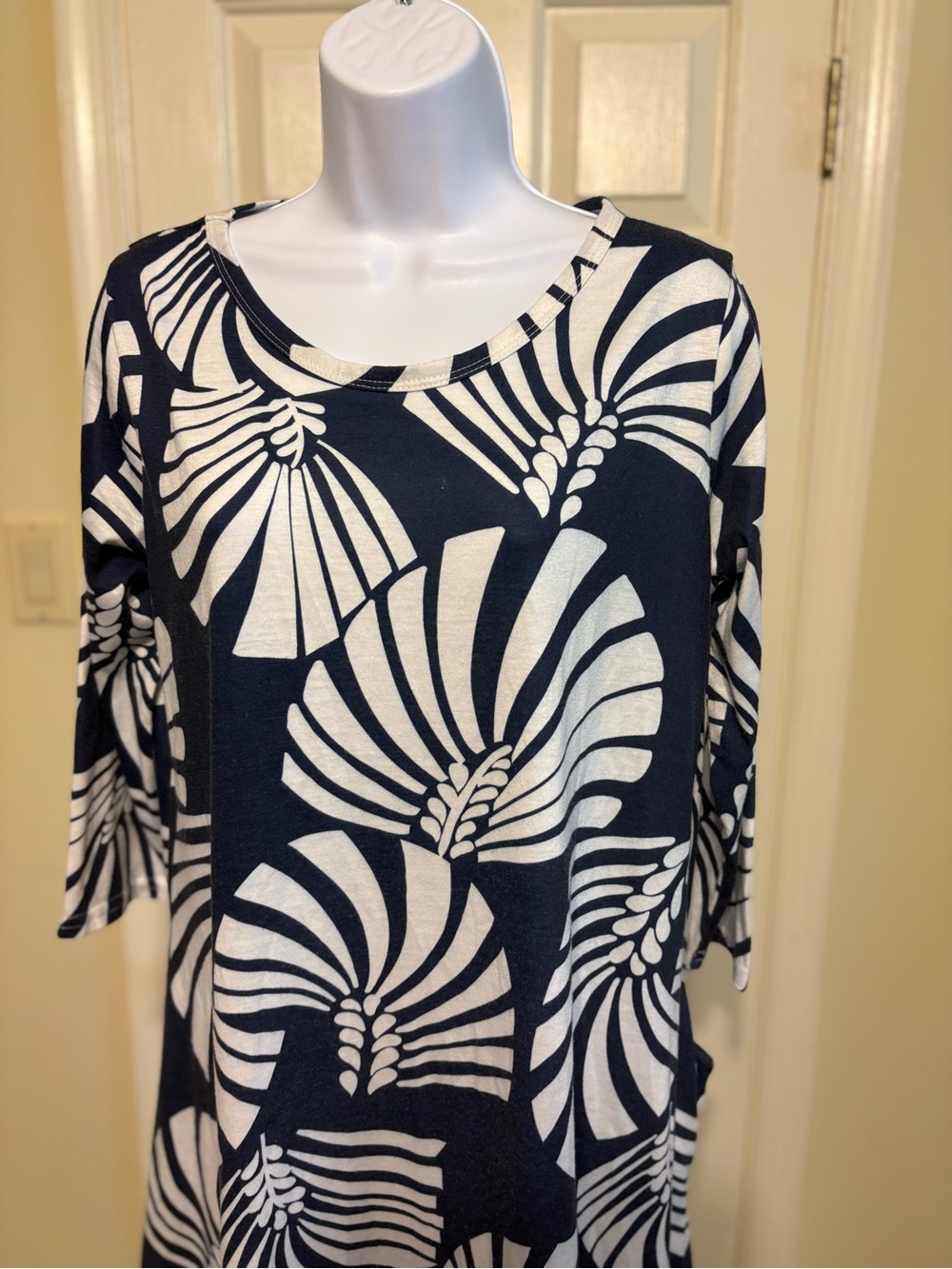 Navy & White Floral Swing Tunic Dress, Size: L - Picture 3 of 7